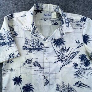 Bai Nani Hawaii Large Short Sleeve Button Up Collared Palm Trees Aloha Print